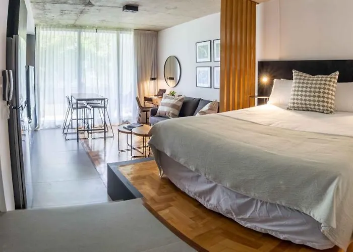 Amazing Oasis In Heart Of Palermo Hollywood -C1A-
